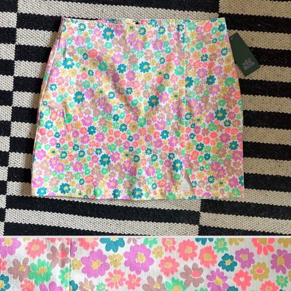 Two retro floral mini skirts - Picture 8 of 10